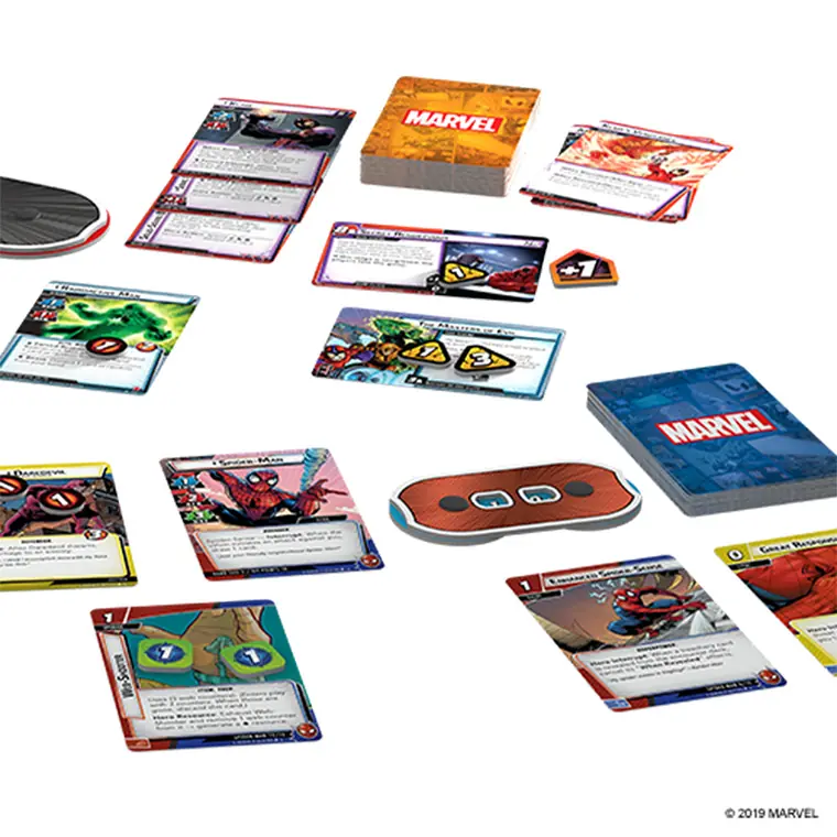 Una partida montada: cartas, dial de vida y fichas