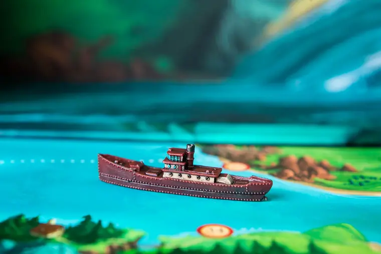El barco navegando sobre el atlas