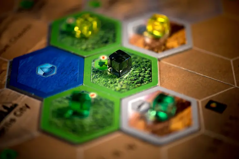 Losetas de área verde y de océano sobre el mapa
