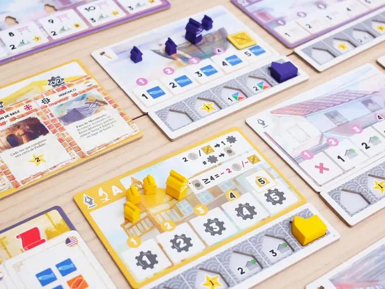 Tableros de Área y cartas de Tecnología en plena partida